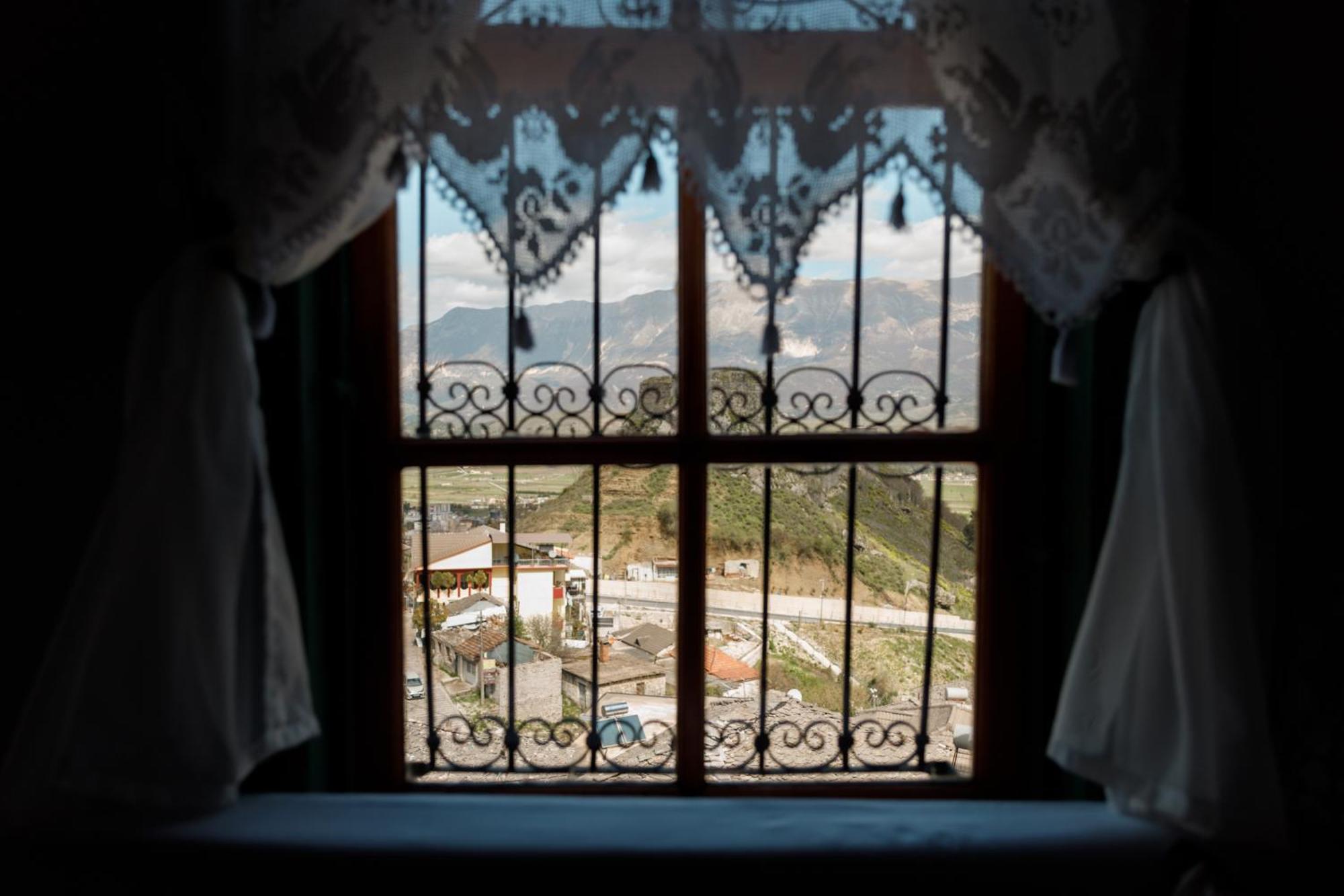 Guesthouse 1805 จีโรคาสเตอร์ ภายนอก รูปภาพ