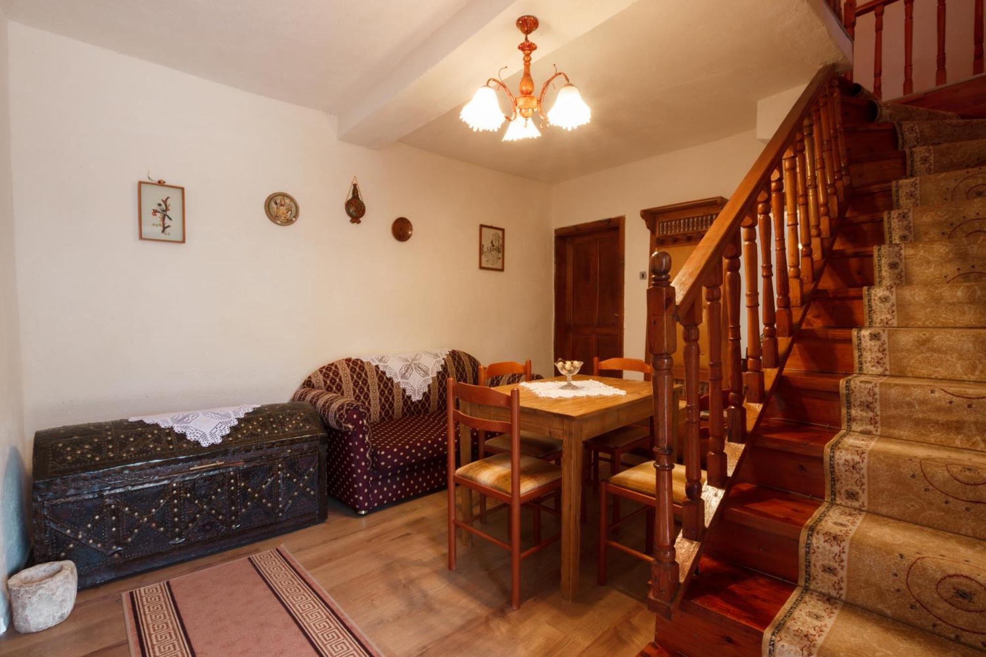 Guesthouse 1805 จีโรคาสเตอร์ ภายนอก รูปภาพ