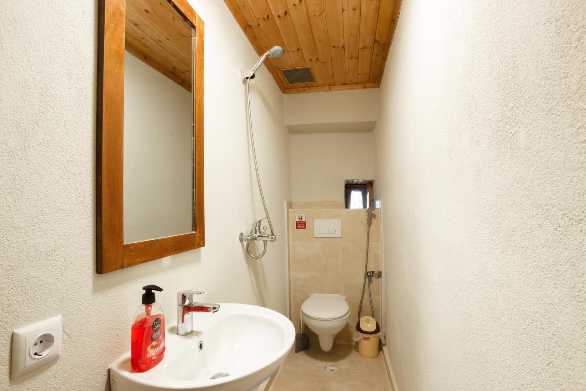 Guesthouse 1805 จีโรคาสเตอร์ ภายนอก รูปภาพ