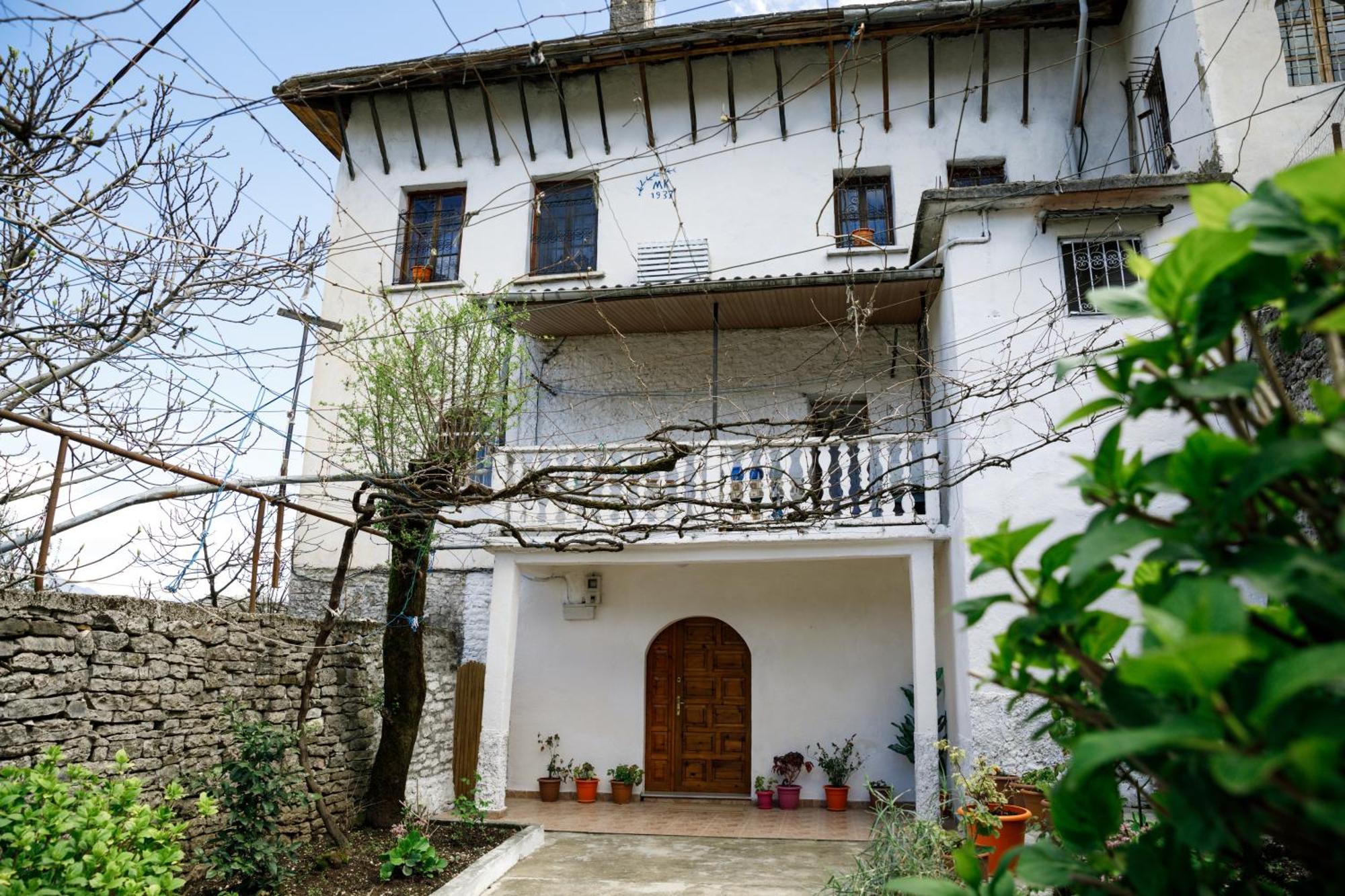 Guesthouse 1805 จีโรคาสเตอร์ ภายนอก รูปภาพ