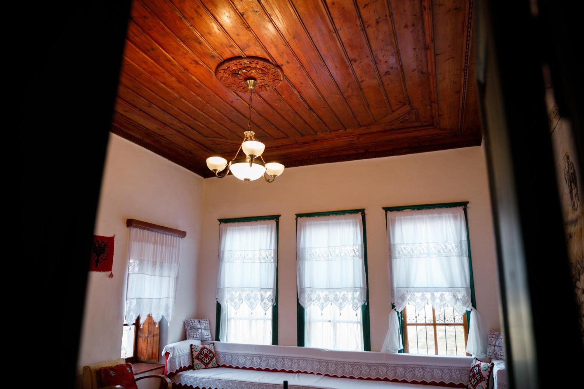 Guesthouse 1805 จีโรคาสเตอร์ ภายนอก รูปภาพ