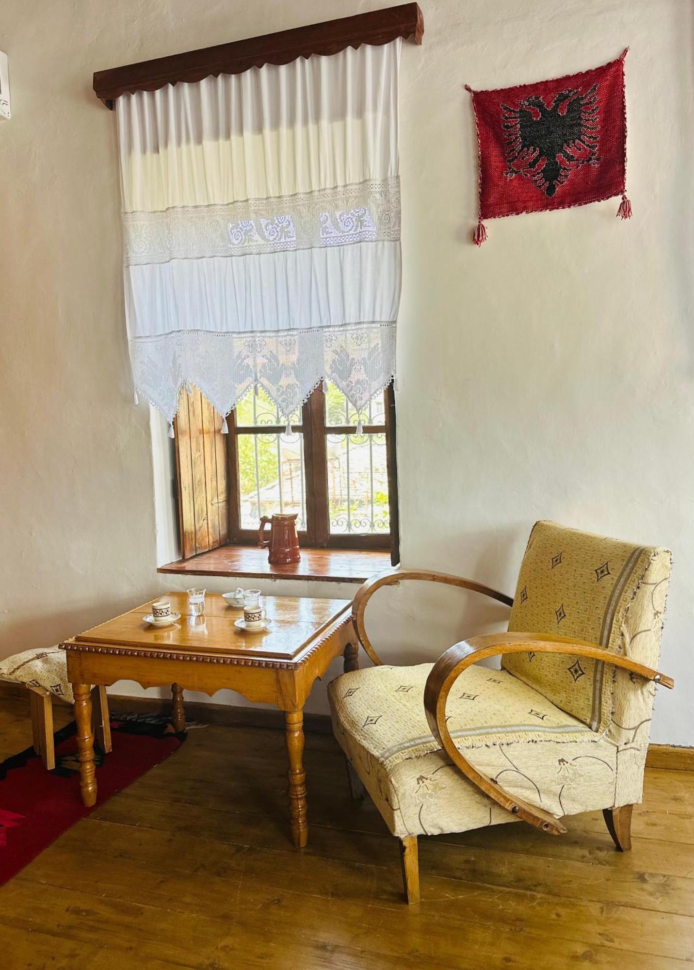 Guesthouse 1805 จีโรคาสเตอร์ ภายนอก รูปภาพ