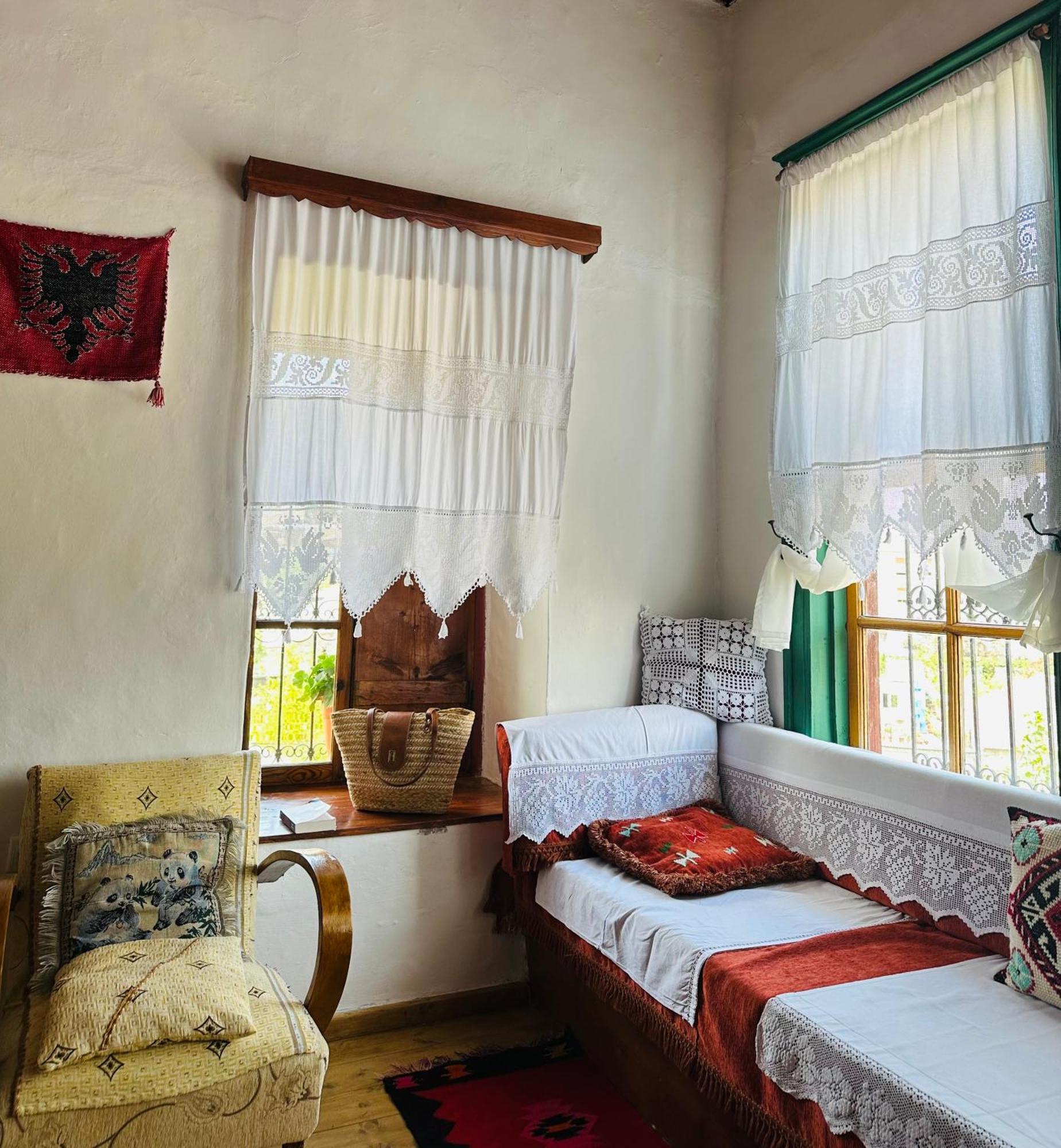 Guesthouse 1805 จีโรคาสเตอร์ ภายนอก รูปภาพ